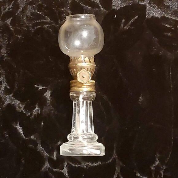 Antique Green Mini Oil Lamp Kerosene Lamp Made In Hong Kong 4.5" Decor - Picture 1 of 5